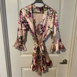 SheIn Blush Pink Floral Satin Robe Large